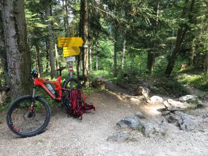 Beginn der Dreibrunnenjoch-Abfahrt am Pendling, Kufstein, Tirol